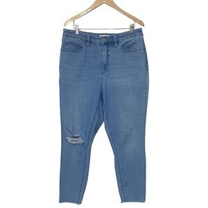 Ava & Viv Womens Size 14W Distressed Skinny Blue Jeans Raw Frayed Hem Light Wash